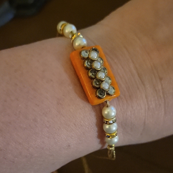 Rakhi Orange Gold Thread Pearl Beaded Rhinestone Bracelet - Picture 1 of 4
